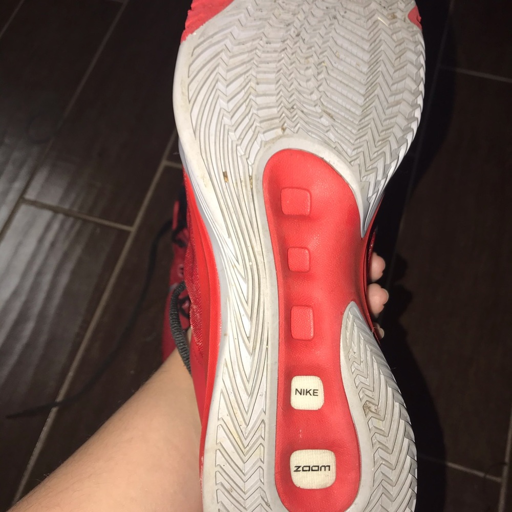 Nike shoes 👟🔴 - Picture 6 of 8